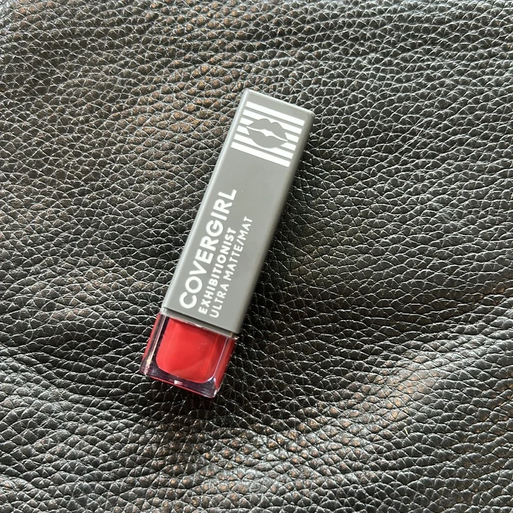 Covergirl exhibitionist ultra matte lipstick 680 the real thing New